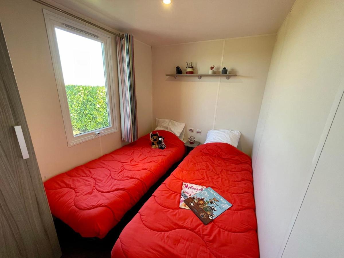 Camping Le Pressoir Petit-Palais-et-Cornemps Экстерьер фото