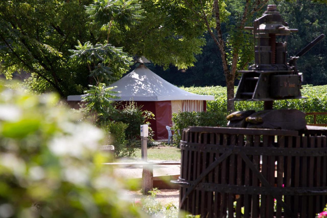 Camping Le Pressoir Petit-Palais-et-Cornemps Экстерьер фото